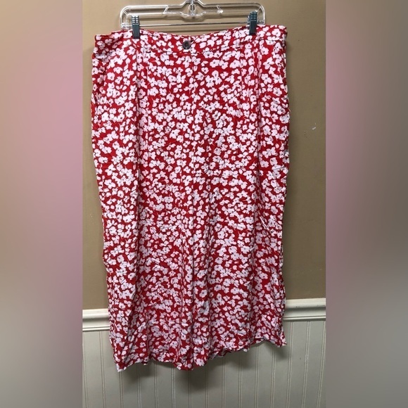 Joules Rebecca Red Floral Cropped Pants Size 14 NWT - Picture 1 of 7